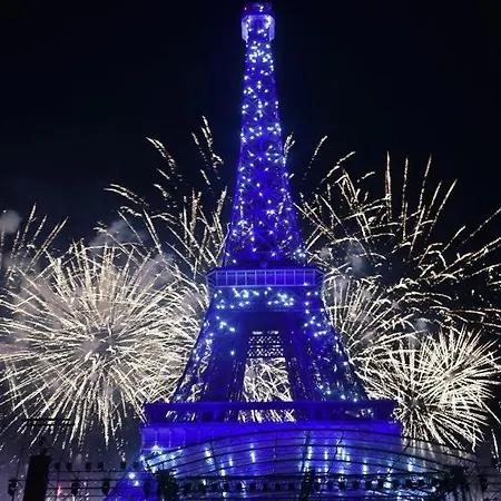 Avenue Des Champs-elysees, Somptueux * פריז